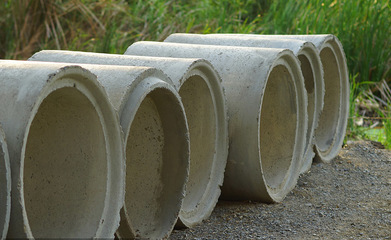 水泥與水泥管 現代建筑的基石與血管